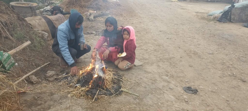 बाक्लो हुस्सु र शीतलहरले मधेसको जनजीवन प्रभावित