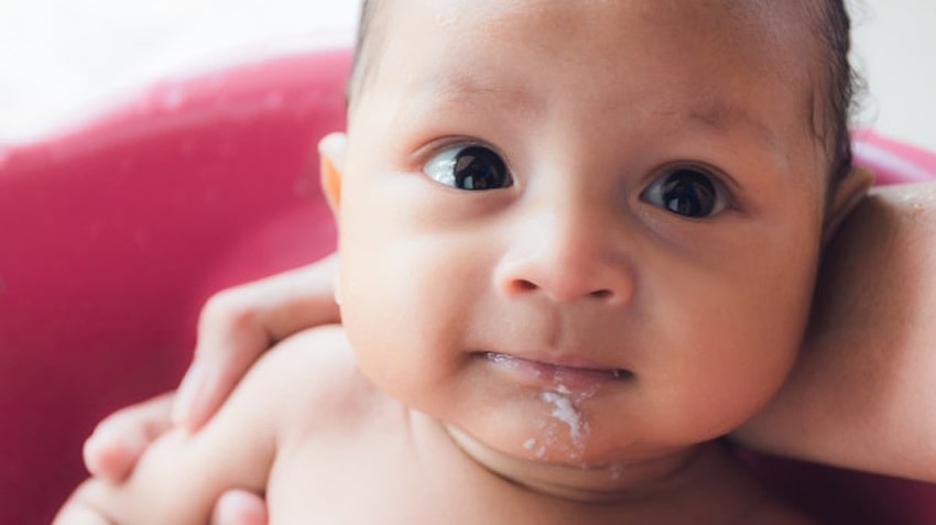 बच्चाले बान्ता गर्दा मुखको साथै नाकबाट दूध किन निस्कन्छ ?