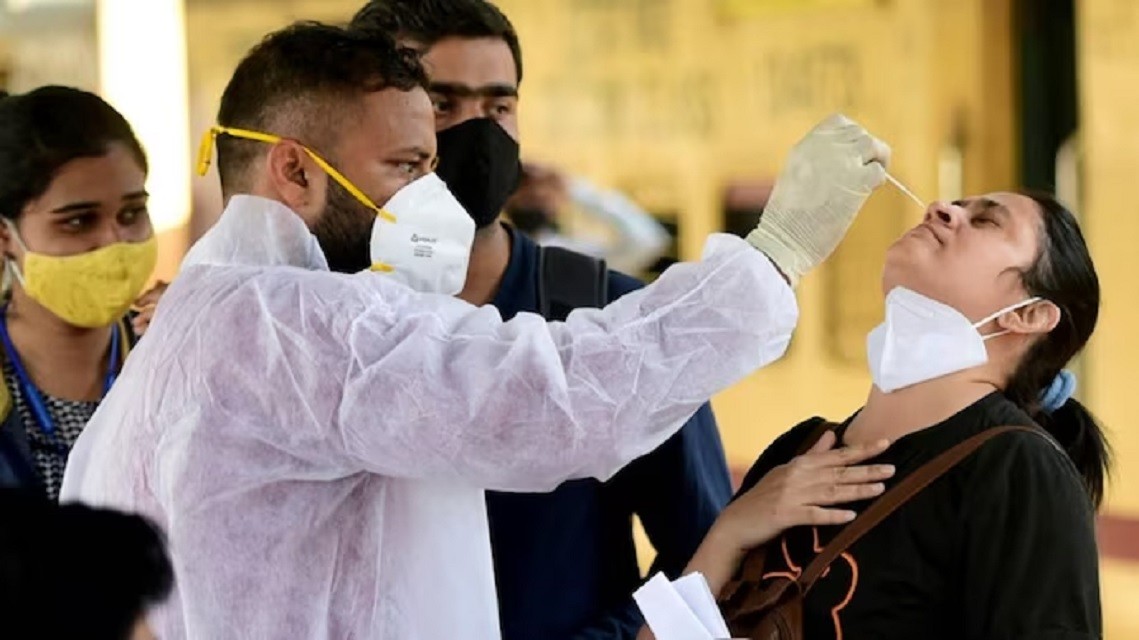 भारतबाट फर्किनेमा कोरोना संक्रमण देखिएपछि सुदूरपश्चिमका चार नाकामा परीक्षण सुरु