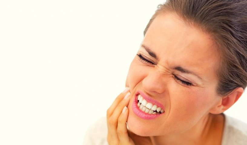 दाँत सिरिङ–सिरिङ हुने कारण र जोगिने  उपाय