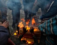 शीतलहरले सिरहामा जनस्वास्थ्य जोखिम, बालबालिका र वृद्धवृद्धा बढी प्रभावित