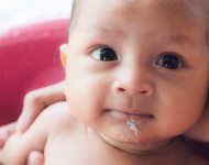 बच्चाले बान्ता गर्दा मुखको साथै नाकबाट दूध किन निस्कन्छ ?