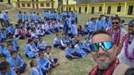 हावाहुरी प्रभावित विद्यालयलाई निसर्ग हस्पिटलद्वारा औषधि सहयोग