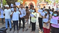 दरबन्दी विभेदको आरोपमा जनकपुरमा स्वास्थ्यकर्मी आन्दोलन, स्वास्थ्यमन्त्रीको राजीनामा माग