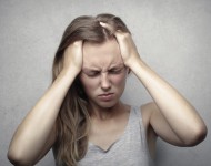महिलालाई माइग्रेनले किन बढी सताउँछ ? बच्ने तरिका