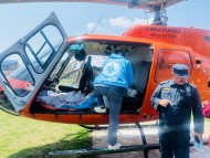 पाथीभरामा दुर्घटना हुँदा घाइते भएका आमा छोरालाई थप उपचारका लागि काठमाडौँ पठाइयो