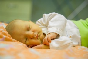 के जन्मिनासाथ शिशुमा जन्डिस हुनु सामान्य हो ?  लक्षण, रोकथाम र उपचार । ।