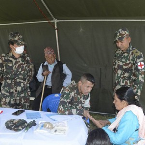 नेपाली सेनाको स्वास्थ्य शिविरमा आठ सय बढीले लिए सेवा 