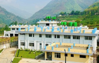 पर्साका आधारभूत अस्पताल : तीनवटाको निर्माण अधुरै, एक मात्र सञ्चालनमा