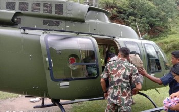 दार्चुलामा सुत्केरी महिलाको हेलिकप्टरमार्फत उद्दार