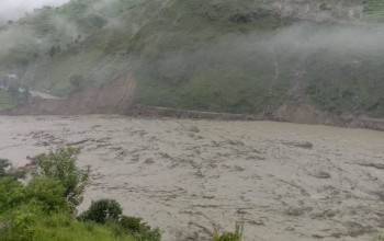 बाढीपहिरोमा परी ८३ जनाको मृत्यु, १०६ घाइते
