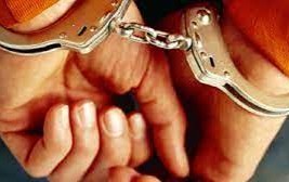 बहुमूल्य जडीबुटीसहित दुई जना पक्राउ 