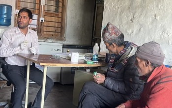 उपचारको लागि नथाक्ने डाक्टर