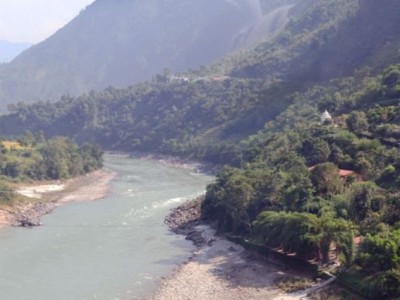 भारतीय नम्बर प्लेटको गाडी त्रिशुली नदीमा खस्यो, विस्तृत विवरण आउन बाँकी