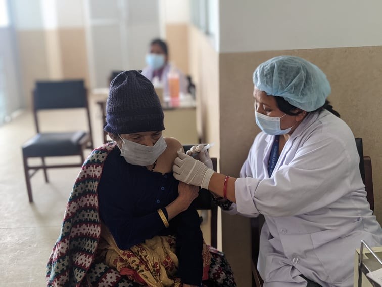 ज्येष्ठ नागरिकलाई निःशुल्क निमोनिया खोप अभियान सुरु