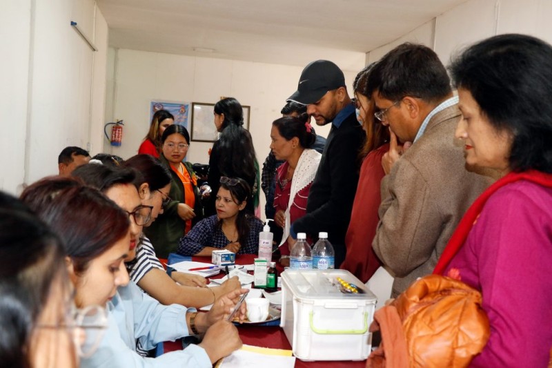 रेडियो नेपालको हीरक महोत्सवका अवसरमा स्वास्थ्य शिविरको आयोजना
