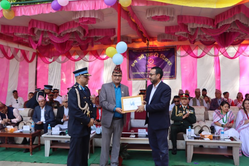 निसर्ग हस्पिटलका अध्यक्ष तीर्थराज पन्त प्रहरी दिवसमा सम्मानित