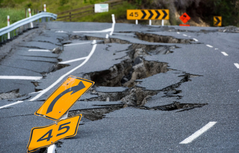 इक्वेडरको दक्षिणी तटमा ६.७ म्याग्निच्युडको भूकम्प , १३ जनाको मृत्यु