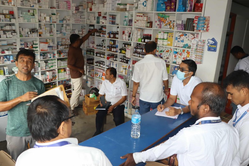 मेडिकल पसल अनुगमन : मापदण्ड विपरीत सञ्चालनमा रहेका मेडिकल हलमा ताला