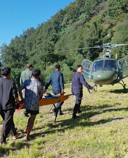 सङ्खुवासभाबाट जटिल अवस्थामा रहेकी गर्भवती महिलाको हवाई उद्धार