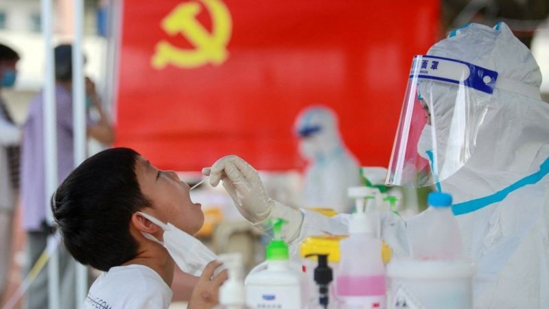 कोभिड चीन: डेल्टा भेरिअन्टले कसरी सफल 'शून्य कोरोना भाइरस रणनीति'लाई जोखिममा पार्दैछ