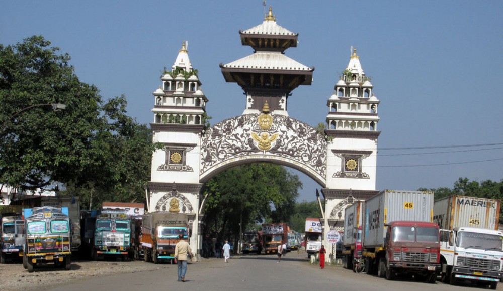भारतमा कोरोना फैलिन थालेपछि वीरगञ्ज नाकामा सतर्कता अपनाइँदै