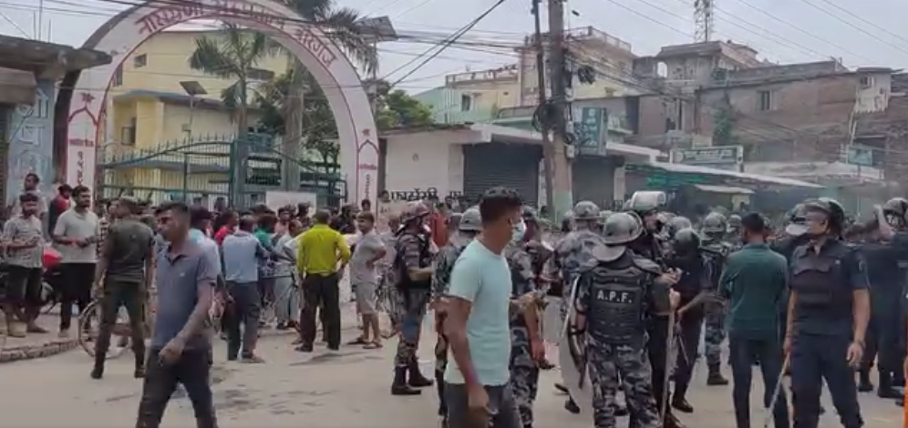 उपचाररत कैदीको मृत्युपछि आफन्तको प्रदर्शन, तनावपूर्ण स्थिति