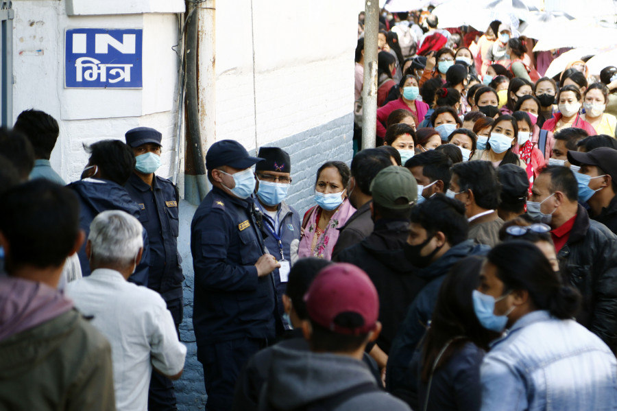 खोप केन्द्रबाट कोरोना संक्रमणको जोखिम बढ्दै, खोप केन्द्रलाई व्यवस्थित र सुरक्षित बनाउन विज्ञको आग्रह